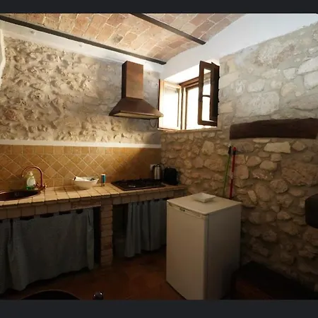 Il Minotauro A 5 Minuti Da Popoli Bed & Breakfast