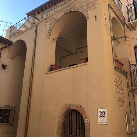 Il Minotauro A 5 Minuti Da Popoli Oda ve Kahvaltı