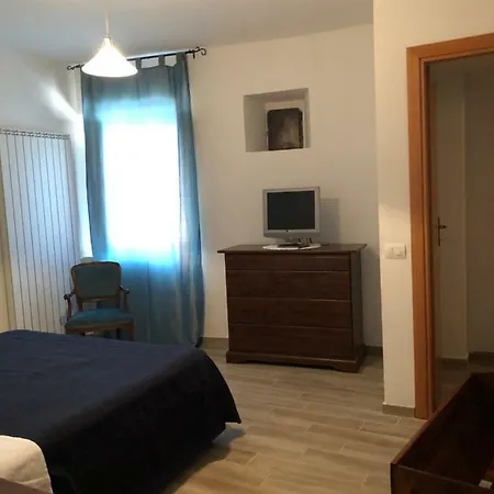 Il Minotauro A 5 Minuti Da Popoli Отель типа 