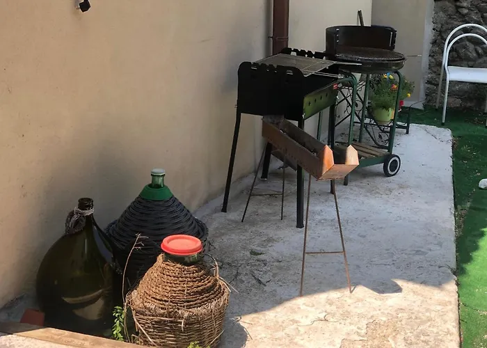 Il Minotauro A 5 Minuti Da Popoli Отель типа 