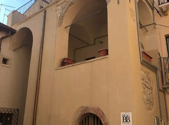 Il Minotauro A 5 Minuti Da Popoli Отель типа 