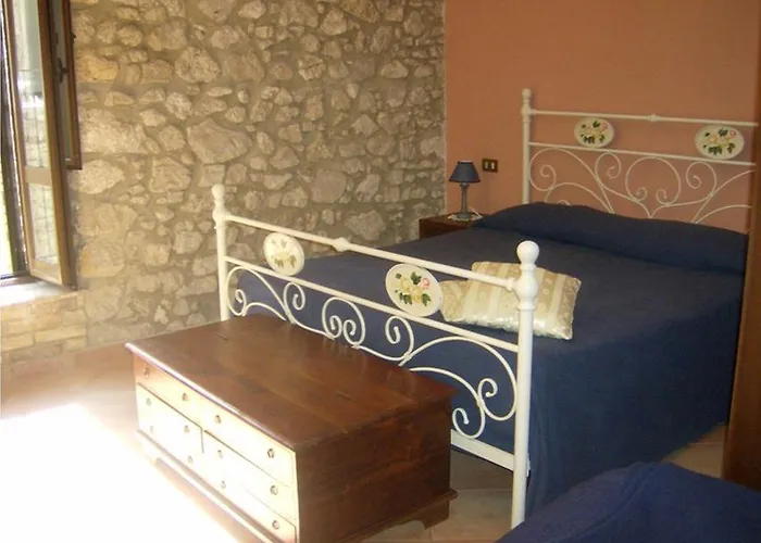 Il Minotauro A 5 Minuti Da Popoli Отель типа 